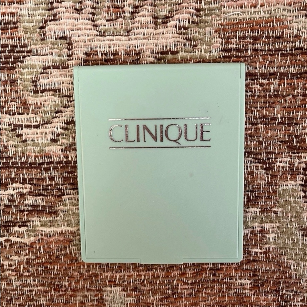 Vtg Clinique Green Compact Makeup Mirror Plastic Silver Logo Korea Flip Travel